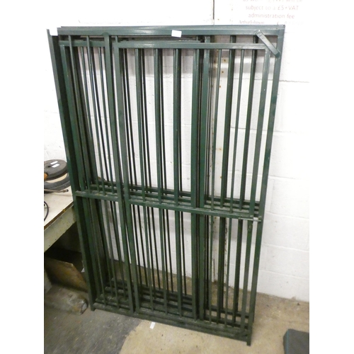 2533 - Four 1m x 1.6m green painted metal dog run panels