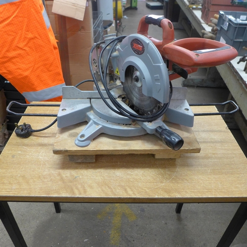 2001 - An Xtream (BMS2101.1) 240v 1200w chop saw mounted one wooden stand