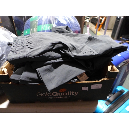 3287 - Quantity of men's Mondetta joggers - mainly size XL * this lot is subject to VAT