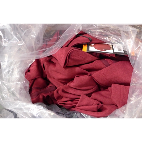 3294 - Quantity of men's Red Pebble Beach ¼ zip fleeces - mainly size: XXL * this lot is subject to VAT