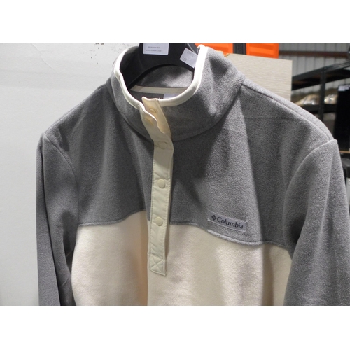 3310 - Women's Columbia Grey and Cream Fleece - size XL *This Lot is Subject to VAT