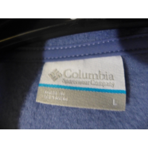 3318 - Women's Columbia Two-Tone Blue Fleece - size L * this lot is subject to VAT