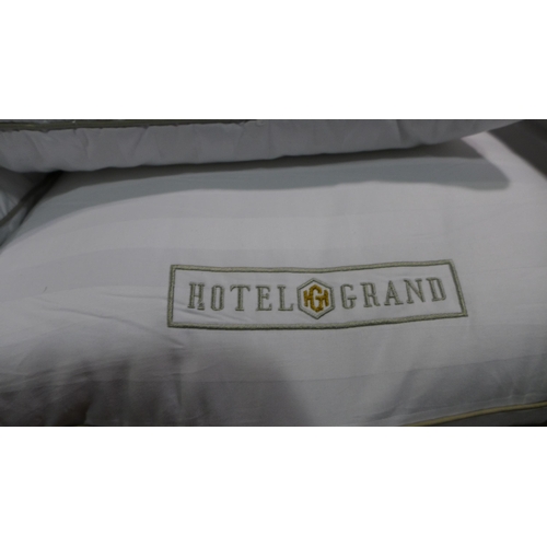 3332 - Hotel Grand Down Roll  jumbo Pillows - 3 pack  (309-158)   * This lot is subject to vat