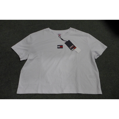 3014 - Six women's Tommy Jeans T-shirts - mixed colours - size XL * this lot is subject to VAT