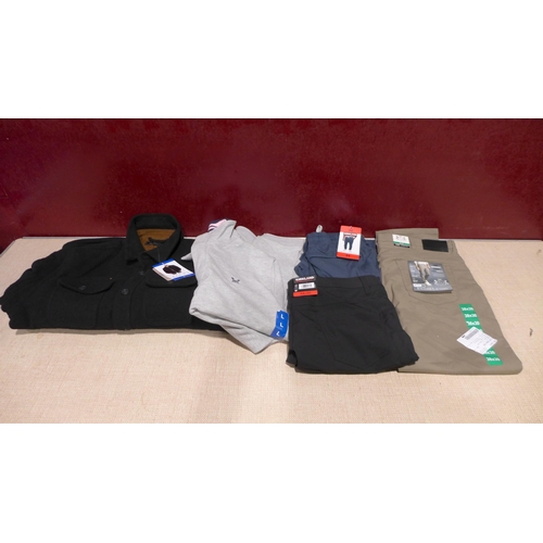 3020 - Small quantity of men's clothing - various styles/sizes * this lot is subject to VAT