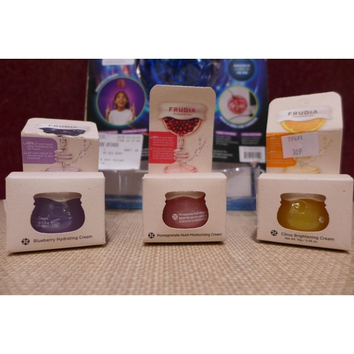 3110 - Wonder Sphere Spinner Ball & Frudia Mini Face Creams  (309-355,359)   * This lot is subject to vat