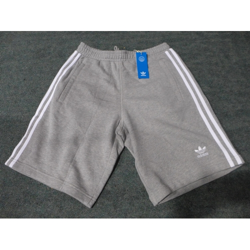 3264 - Five pairs of men's grey Adidas shorts - size L * this lot is subject to VAT