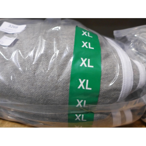 3268 - Five pairs of men's grey Adidas shorts size XL * this lot is subject to VAT