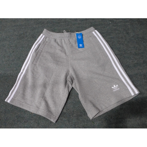 3269 - Five pairs of men's grey Adidas shorts size XL * this lot is subject to VAT