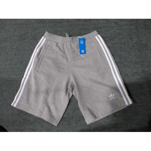 3273 - Five pairs of men's grey Adidas shorts - size XXL * this lot is subject to VAT