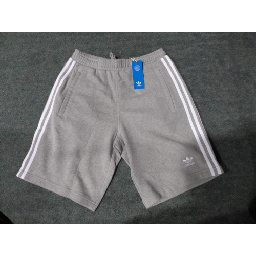 3274 - Five pairs of men's grey Adidas shorts - size XXL * this lot is subject to VAT