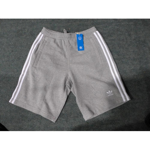 3275 - Five pairs of men's grey Adidas shorts - size XXL * this lot is subject to VAT