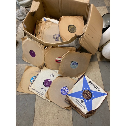 387A - A large quantity of easy listening and classical records