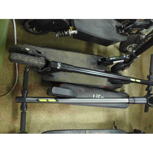 2248 - Three Li-Fe 350 Plus electric scooters - items are sold without chargers and are mainly spares/repai... 