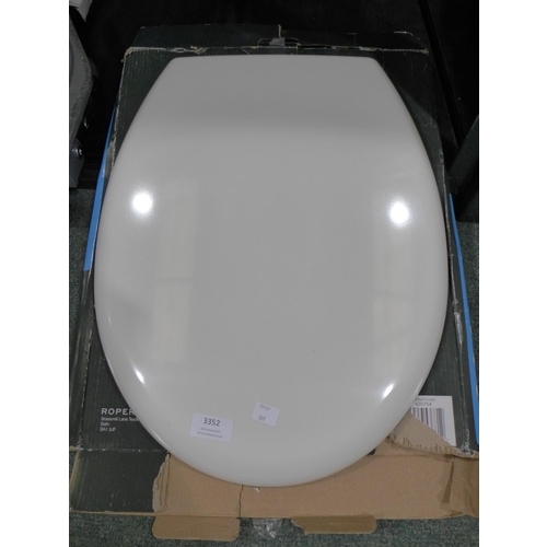 3352 - Roper Rhodes Toilet Seat - Secure Fix   (309-90)   * This lot is subject to vat