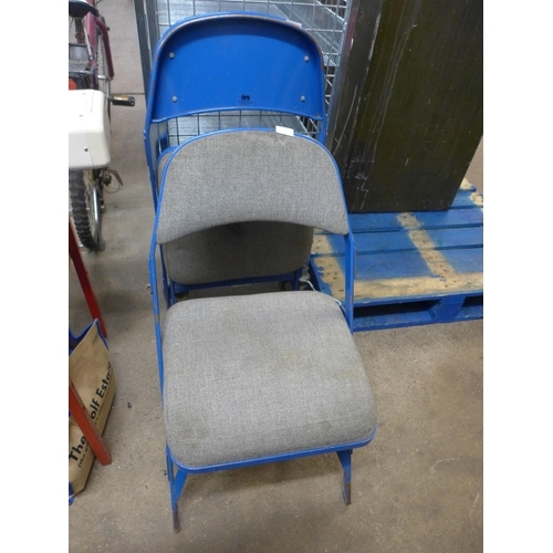 2236 - 2 Metal folding chairs