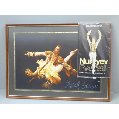 606 - A signed photograph of Rudolf Nureyev, taken by Noel Kerfoot-Owens, Welsh photographer, with program... 