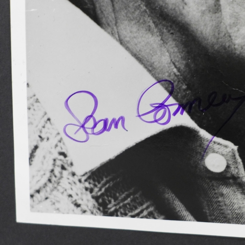 613 - A James Bond 007 Sean Connery autographed photograph