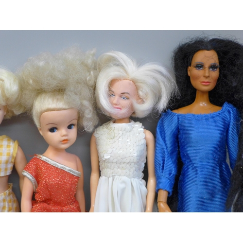 671 - A 1960s Sindy, a 1970s Sindy, original Wonder Woman, Marilyn, Dr. Who (Tom Baker), Bionic Woman, Che... 