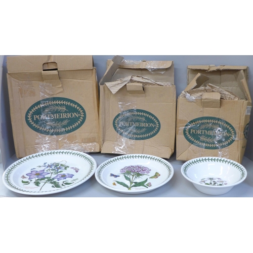 688 - A collection of Portmeirion Botanic Garden; four bowls, four side plates and four larger plates, box... 