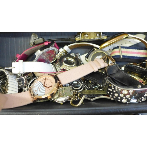 708 - A box of wristwatches