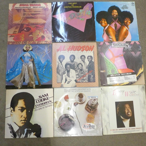 712 - Fifteen soul/disco LP records