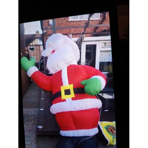 2262 - A blow up Santa