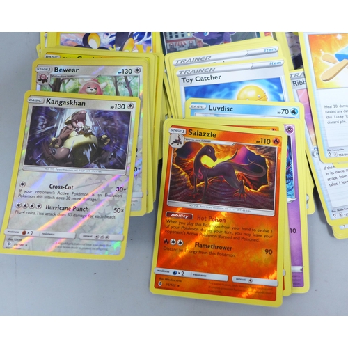 870 - Over 400 Pokemon cards in tin with shiny cards