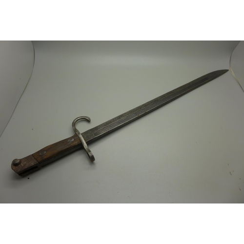 877 - A WWI hooked quillon bayonet