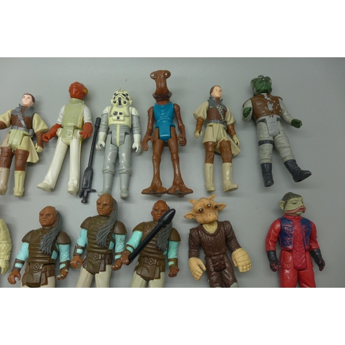 879 - A bag of Star Wars figures