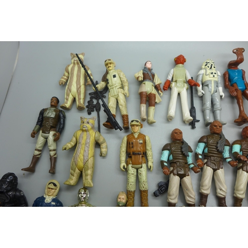 879 - A bag of Star Wars figures