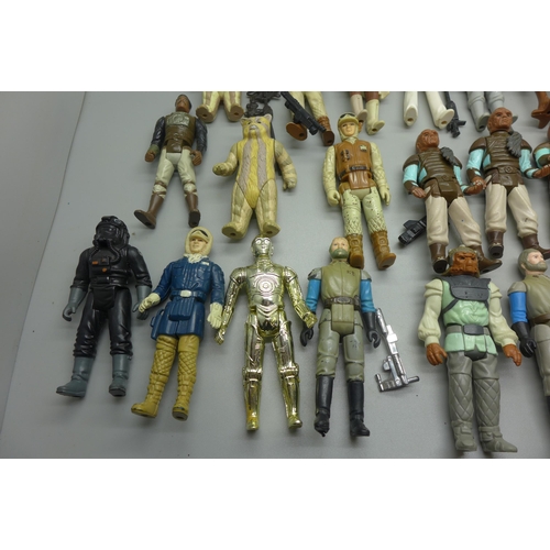 879 - A bag of Star Wars figures