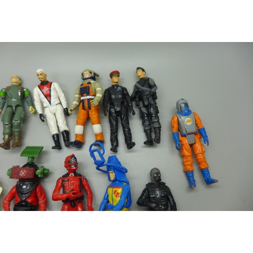 881 - A bag of action figures