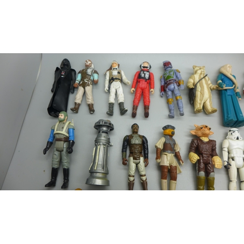 882 - A bag of Star Wars figures