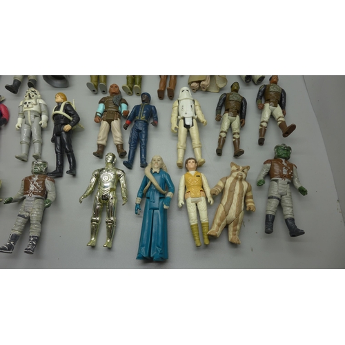 885 - A bag of Star Wars figures