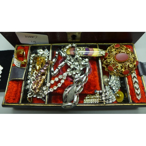 966 - A jewellery box containing costume jewellery including paste set