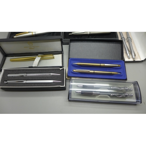 972 - A collection of boxed fountain pens, including Jakko and Hero