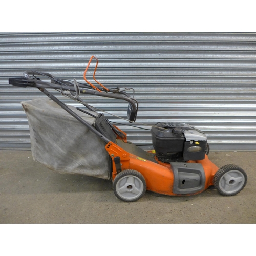 2298 - A Husqvarna R525 with Briggs & Stratton 675EX Series - W