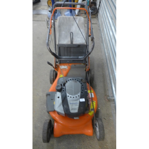 2298 - A Husqvarna R525 with Briggs & Stratton 675EX Series - W