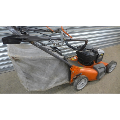 2298 - A Husqvarna R525 with Briggs & Stratton 675EX Series - W