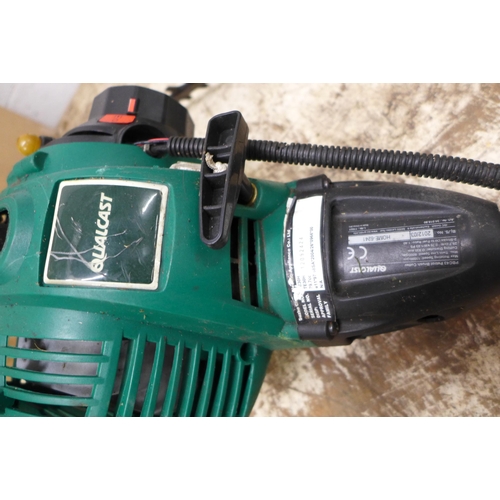 2324 - A Qualcast E30H strimmer