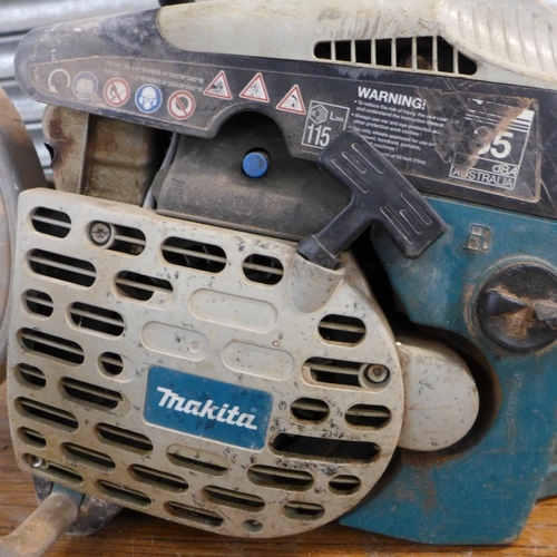 2328 - A Makita DPC-100C