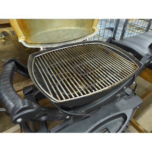 2346 - A Weber gas BBQ - W