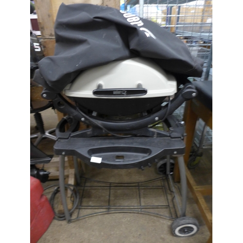 2346 - A Weber gas BBQ - W