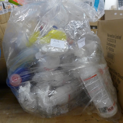 2375 - A bag of approx. 15 assorted cleaning chemicals