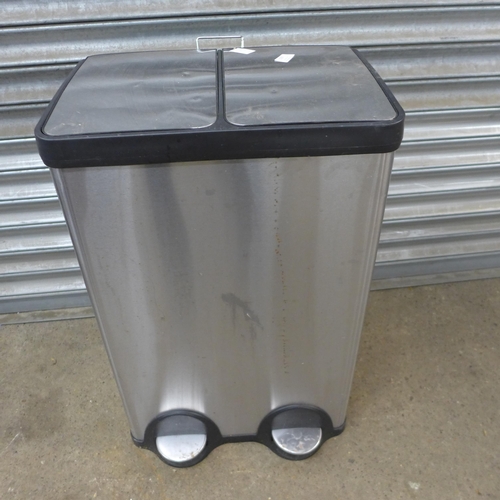 2397 - A two section kitchen bin with inserts