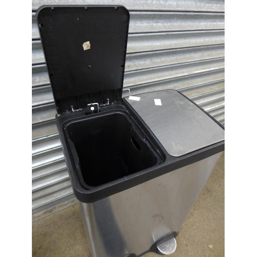 2397 - A two section kitchen bin with inserts