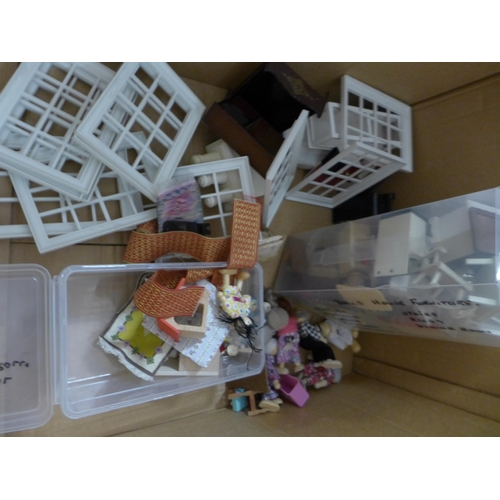 2445 - Dolls house with accessories