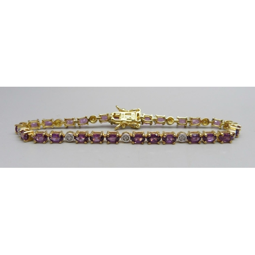 1011 - A silver gilt bracelet set with Sarwood garnet and Cambodian zircon stones, 7.8ct, 18cm, 10.5g