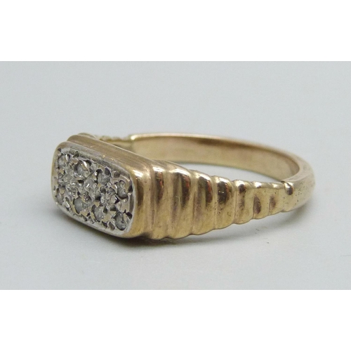 1012 - A 9ct gold and diamond ring, 2.8g, N